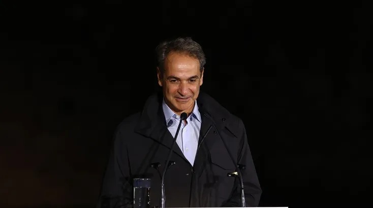 Θεσσαλονίκη: Αποκαλυπτήρια του νέου φωτισμού στον Λευκό Πύργο υπό την παρουσία του πρωθυπουργού και του Προέδρου της Δημοκρατίας - Δείτε φωτογραφίες