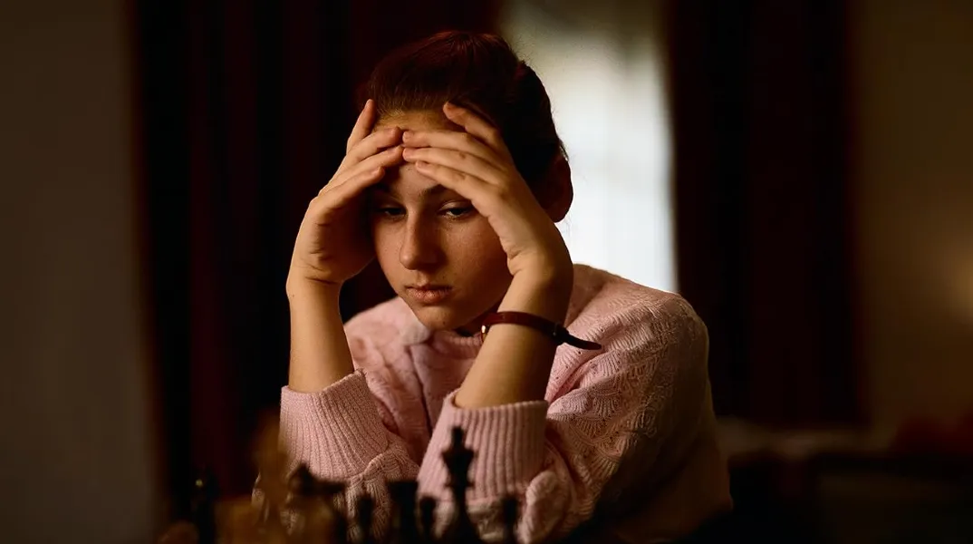 Το ντοκιμαντέρ Queen of Chess αφηγείται την πορεία της σκακίστριας Γιούντιτ Πόλγκαρ προς την κορυφή © Netflix