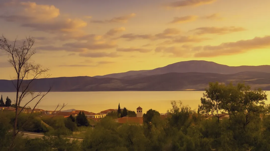 Επιστροφή στη Βουργουνδία με θέα στη λίμνη Βεγορίτιδα
