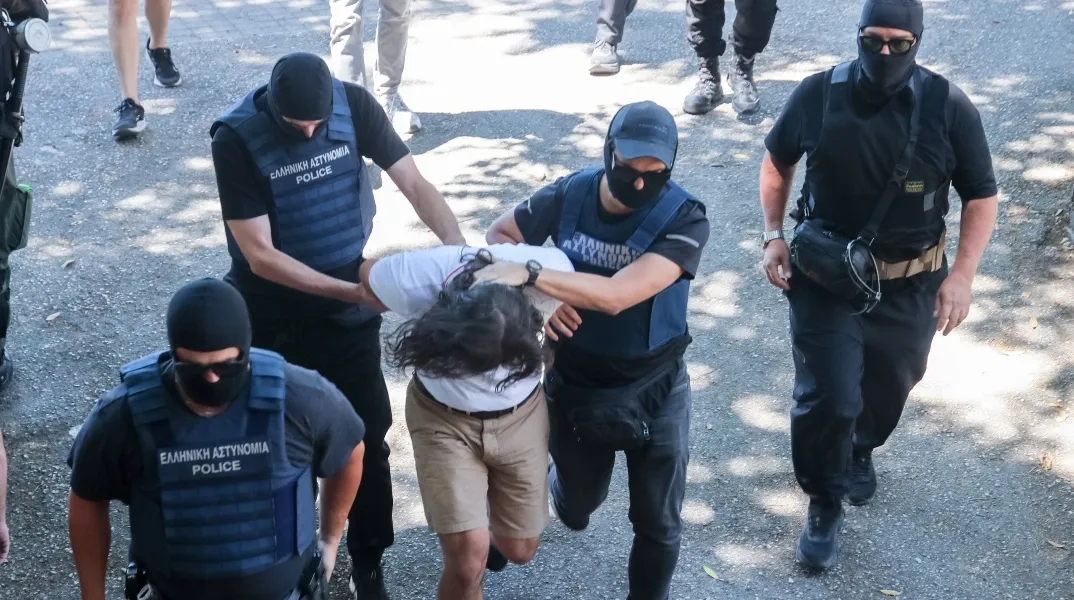Δολοφονία Βάγιας Νέστορα: Δίωξη για ανθρωποκτονία στους τρεις συλληφθέντες© EUROKINISSI
