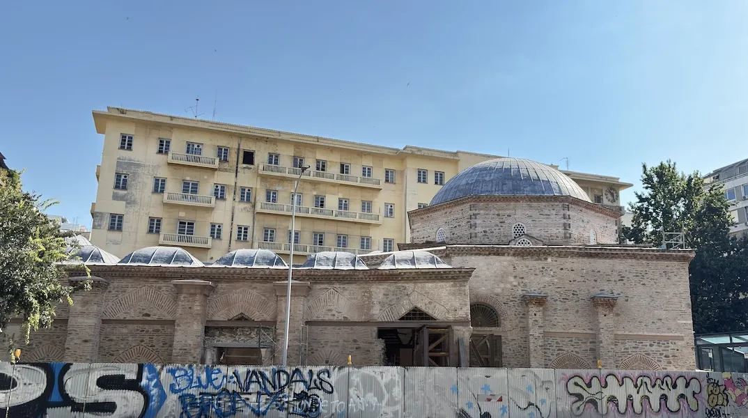 Το Αλκαζάρ επιστρέφει. Και αυτή τη φορά δεν ανοίγει απλώς ως μνημείο