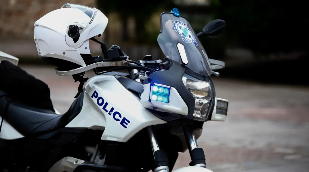 Συνελήφθη 14χρονος στη Θεσσαλονίκη αφού απείλησε συμμαθητές του με μαχαίρι μέσα σε γυμνάσιο του Λαγκαδά - Ο ανήλικος διαμένει σε δομή φιλοξενίας.