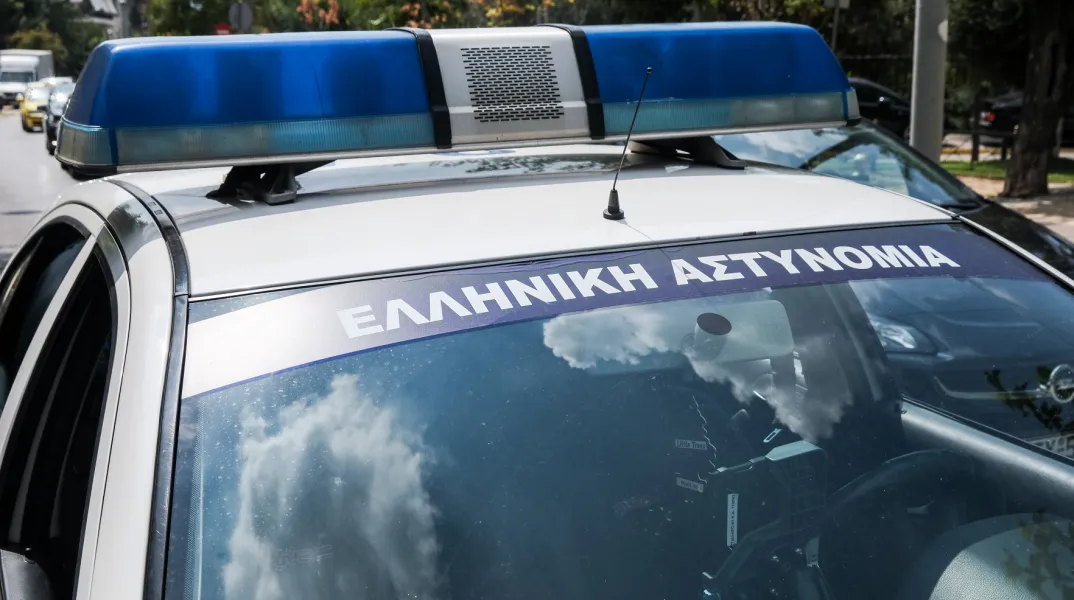 Συναγερμός στην ΕΛ.ΑΣ. για δικυκλιστή με καραμπίνα στο κέντρο της Θεσσαλονίκης - Από τον έλεγχο προέκυψε ότι το όπλο κατεχόταν νόμιμα.