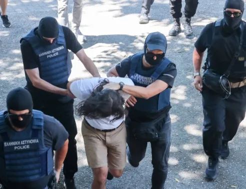 Δολοφονία Βάγιας Νέστορα: Δίωξη για ανθρωποκτονία στους τρεις συλληφθέντες© EUROKINISSI