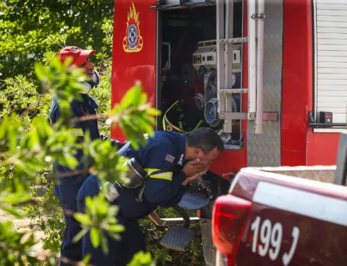 Θεσσαλονίκη: Γυναίκα μεταφέρθηκε στο νοσοκομείο με εγκαύματα μετά από φωτιά που εκδηλώθηκε σε διαμέρισμα στην Καλαμαριά