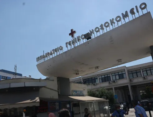 Χαλκιδική: Διασωληνωμένη στη ΜΕΘ Παίδων του Ιπποκρατείου νοσηλεύεται η 7χρονη από τη Μολδαβία, μοναδική επιζήσασα του τροχαίου με θύματα την οικογένειά της.