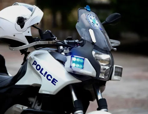 Επιτήδειοι στη Θεσσαλονίκη έπεισαν 79χρονη να βγάλει έξω από το σπίτι σακούλα με χρυσές λίρες και κοσμήματα - Έρευνες της ΕΛ.ΑΣ. για τους δράστες