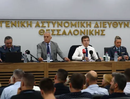 Ο Μιχάλης Χρυσοχοΐδης χαρακτήρισε από τη Θεσσαλονίκη την ασφάλεια δημοκρατικό δικαίωμα, υπογραμμίζοντας πως η τρομοκρατική βία δεν είναι πολιτική πράξη