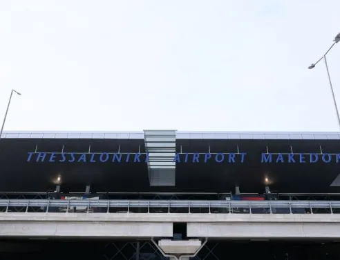 Πτήση από Νιουκάστλ προς Ηράκλειο προσγειώθηκε αναγκαστικά στη Θεσσαλονίκη λόγω μεθυσμένου 42χρονου Βρετανού που παρενοχλούσε πλήρωμα και επιβάτες