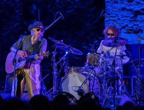 Οι Waterboys στον Λόφο της Σάνης: Παίδες, ζούμε για να ξαναβρεθούμε!