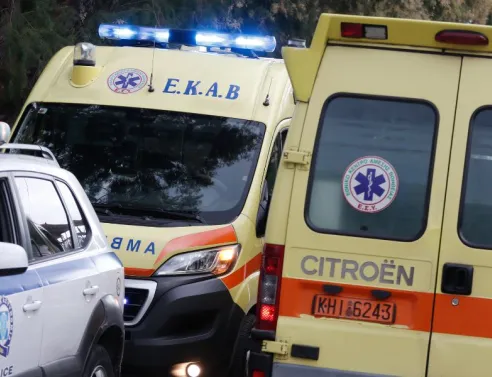 Θανατηφόρο τροχαίο δυστύχημα στη Νέα Εθνική Οδό Θεσσαλονίκης-Αθηνών: 36χρονος οδηγός φορτηγού σκοτώθηκε μετά από πρόσκρουση σε προπορευόμενο όχημα.