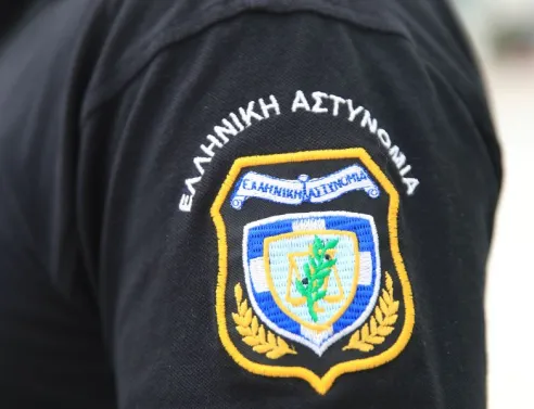 42χρονος αστυνομικός εντοπίστηκε νεκρός σε υπηρεσιακό λεωφορείο στη Θεσσαλονίκη - Έφερε τραύμα από πυροβόλο όπλο - Δεν προκύπτει εγκληματική ενέργεια