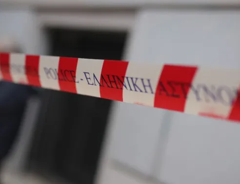 Συναγερμός σήμανε στη Θεσσαλονίκη για εγκαταλελειμμένη βαλίτσα στην πλατεία Αριστοτέλους - Ελέγχθηκε χωρίς να εντοπιστεί κάτι ύποπτο.