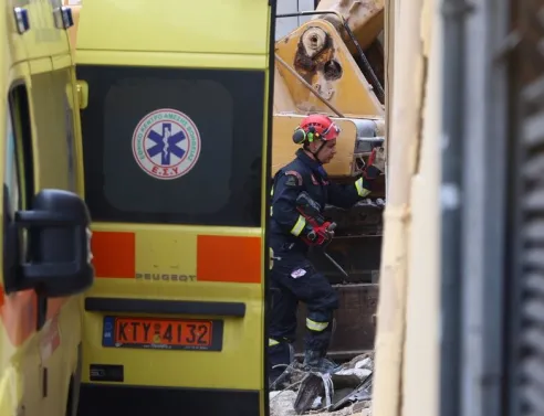 Θεσσαλονίκη: Διασωληνωμένη με εκτεταμένα εγκαύματα νοσηλεύεται ηλικιωμένη γυναίκα που εντοπίστηκε από την Πυροσβεστική σε φωτιά στο Πανόραμα.