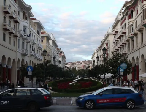 Ο ΕΣΘ υπενθυμίζει την υποχρεωτική αργία της 26ης Οκτωβρίου στη Θεσσαλονίκη, με τις επιχειρήσεις σε επτά δήμους να παραμένουν κλειστές.