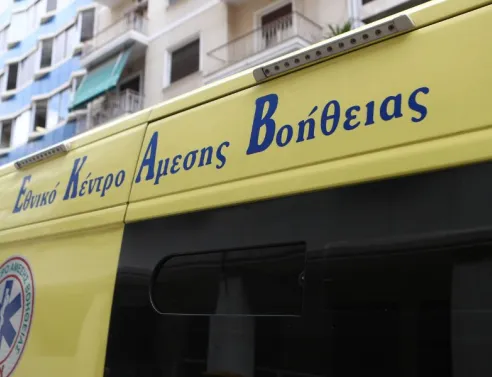 Σοβαρό εργατικό ατύχημα σημειώθηκε στο λιμάνι Θεσσαλονίκης, όταν 54χρονος εργάτης καταπλακώθηκε από κοντέινερ - Mεταφέρθηκε τραυματισμένος στο νοσοκομείο